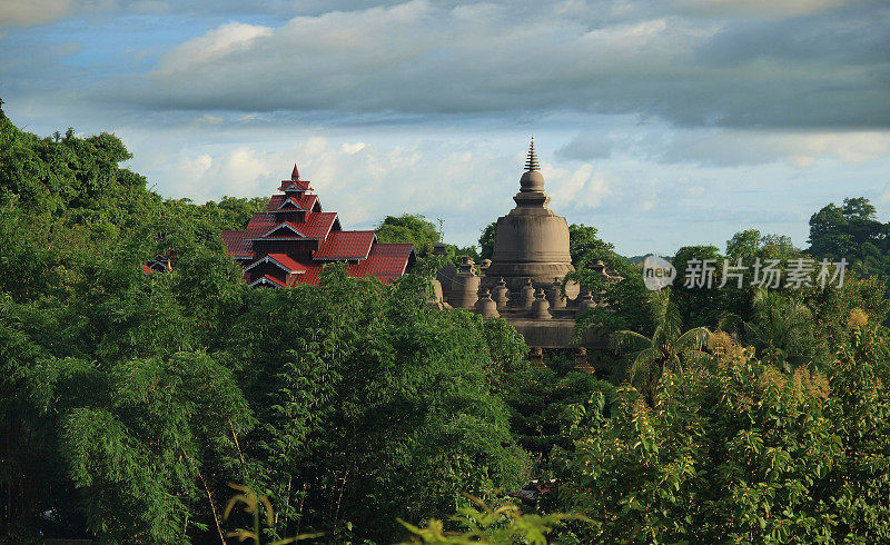 缅甸若开邦实兑区Mrauk U的寺庙。